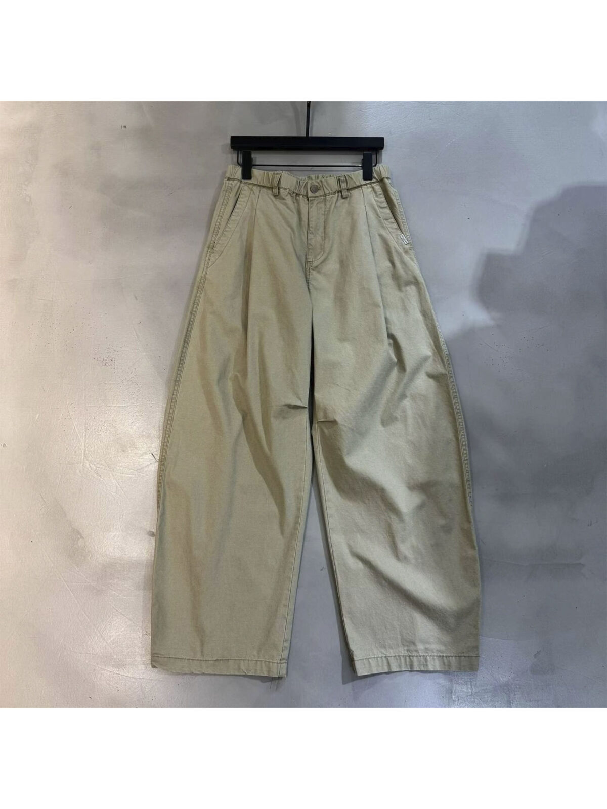21 Мужские штаны Maison Margiela цвета хаки, артикул 343997