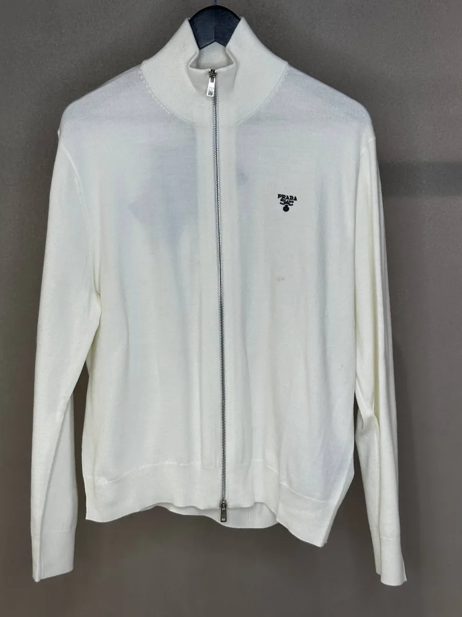 344080_1 Мужская кофта Prada белого цвета, артикул 344080
