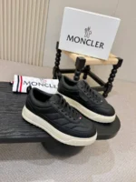 Мужские кроссовки Moncler чёрного цвета, артикул 344159
