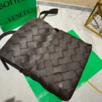 Мужская сумка мессенджер Bottega Veneta коричневого цвета, артикул 344462 — фото 6