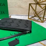 Мужской клатч Bottega Veneta чёрного цвета, артикул 344464 — фото 3