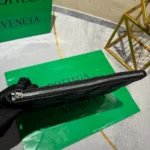 Мужской клатч Bottega Veneta чёрного цвета, артикул 344464 — фото 5