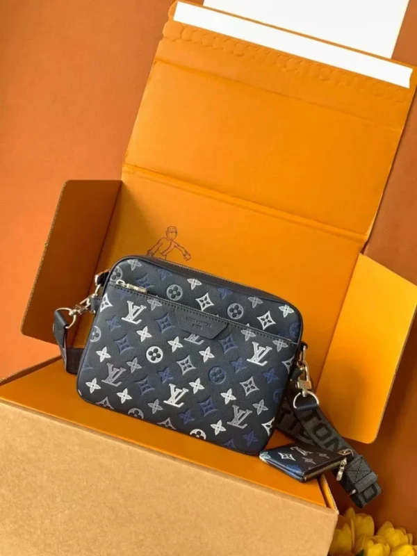 Сумка мессенджер LOUIS VUITTON