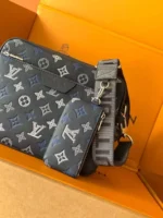 Мужская сумка мессенджер Louis Vuitton тёмно-синего цвета, артикул 344496 — фото 4