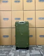 Мужской чемодан Rimowa зелёного цвета, артикул 344499 — фото 2