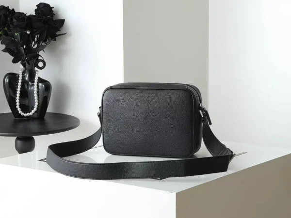 Сумка мессенджер LOUIS VUITTON — фото 2