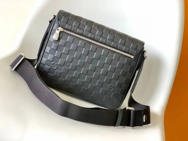 Сумка мессенджер LOUIS VUITTON — фото 2