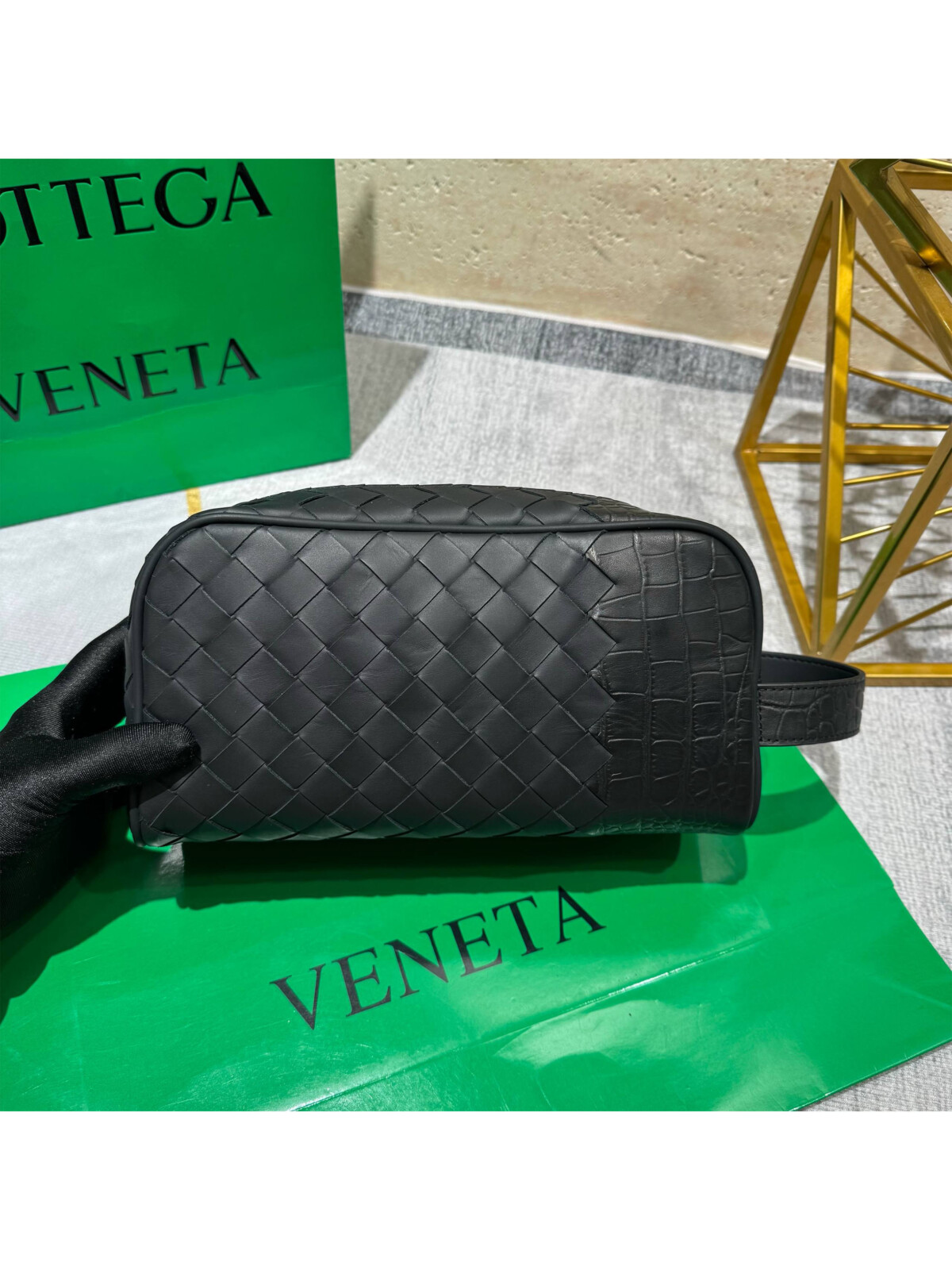 8 Мужской несессер Bottega Veneta чёрного цвета, артикул 344466