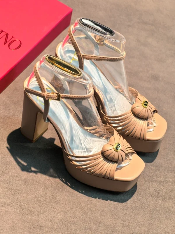 Босоножки VALENTINO