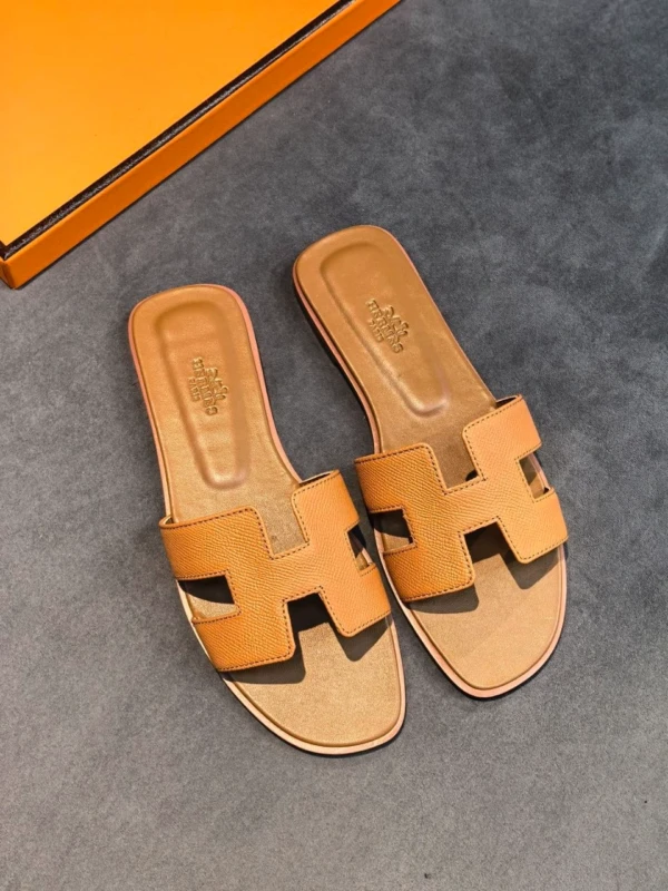 Шлепанцы HERMES