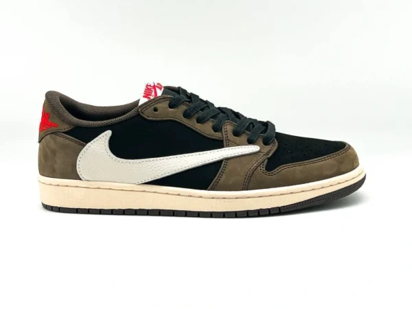 Кеды NIKE x Travis Scott Air Jordan 1 Retro Low OG SP 'Dark Mocha' — фото 2
