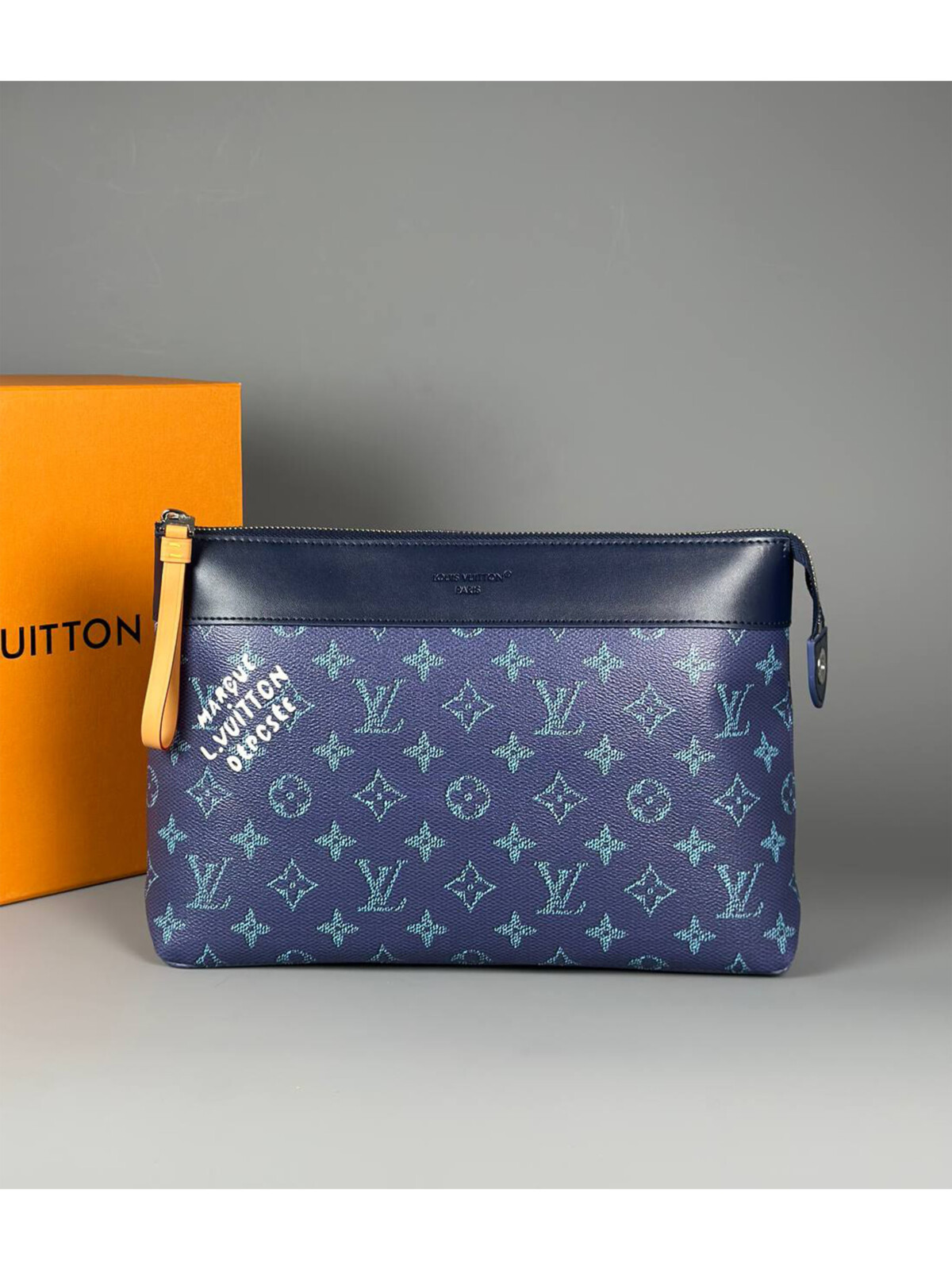 2 Мужской клатч Louis Vuitton тёмно-синего цвета, артикул 345324