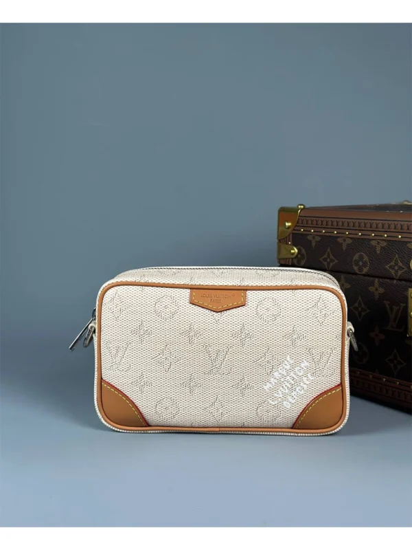 Сумка мессенджер LOUIS VUITTON