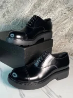 Мужские дерби Prada чёрного цвета, артикул 344792 — фото 2