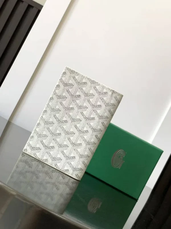 Обложка для паспорта GOYARD — фото 2