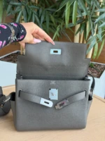 Мужская сумка мессенджер Hermes серого цвета, артикул 344815 — фото 4