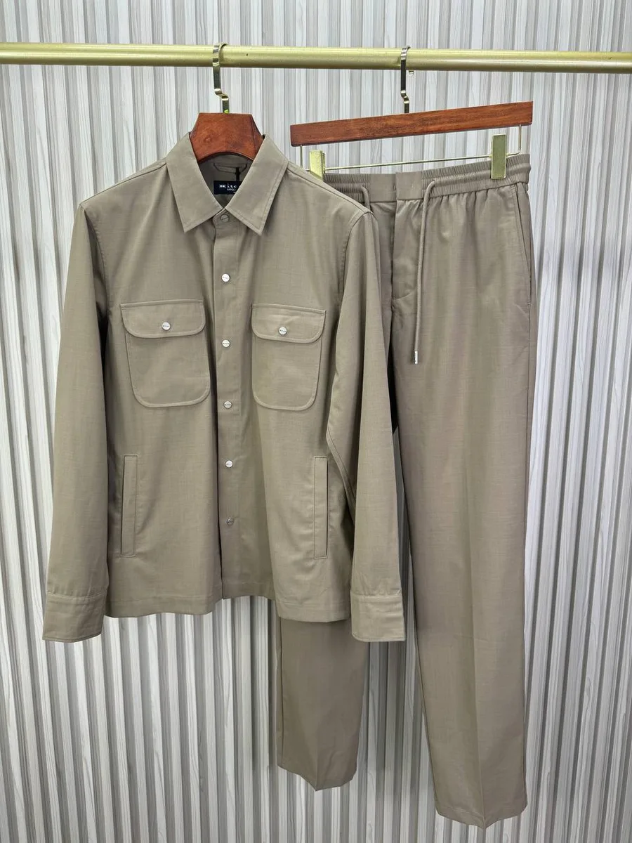 344993_1 Мужской костюм Kiton бежевого цвета, артикул 344993