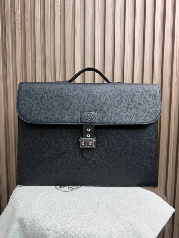 Портфель HERMES