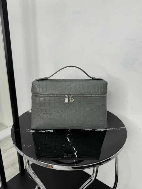 Сумка мессенджер LORO PIANA