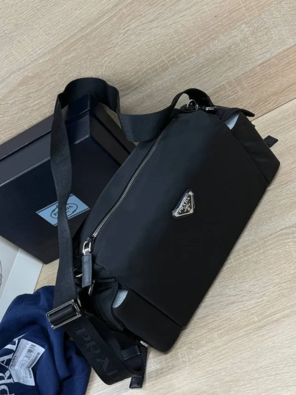 Сумка мессенджер PRADA