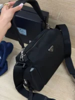 Мужская сумка мессенджер Prada чёрного цвета, артикул 345037 — фото 3