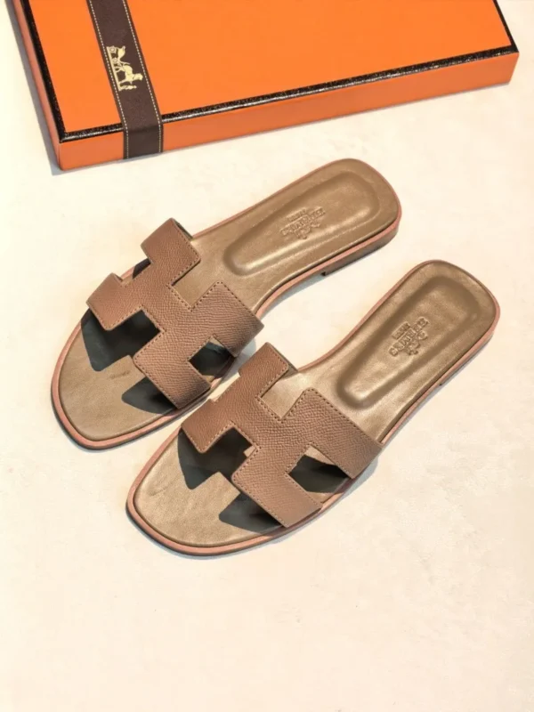 Шлепанцы HERMES