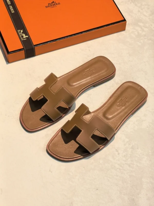 Шлепанцы HERMES