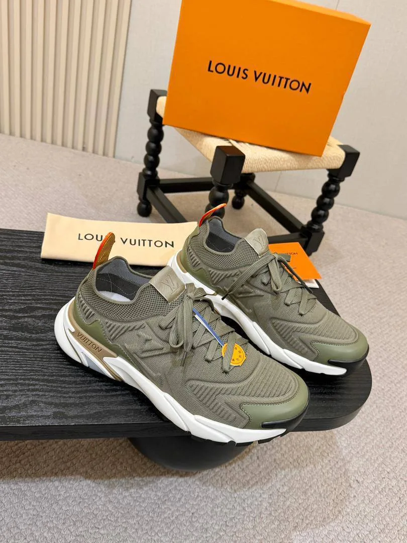 345101_1 Мужские кроссовки Louis Vuitton цвета хаки, артикул 345101