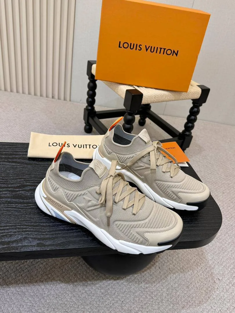 345102_1 Мужские кроссовки Louis Vuitton бежевого цвета, артикул 345102