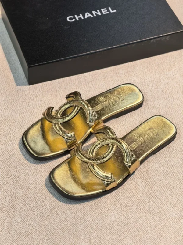 Шлепанцы CHANEL