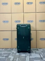 Мужской чемодан Rimowa цвета хаки, артикул 345229 — фото 2