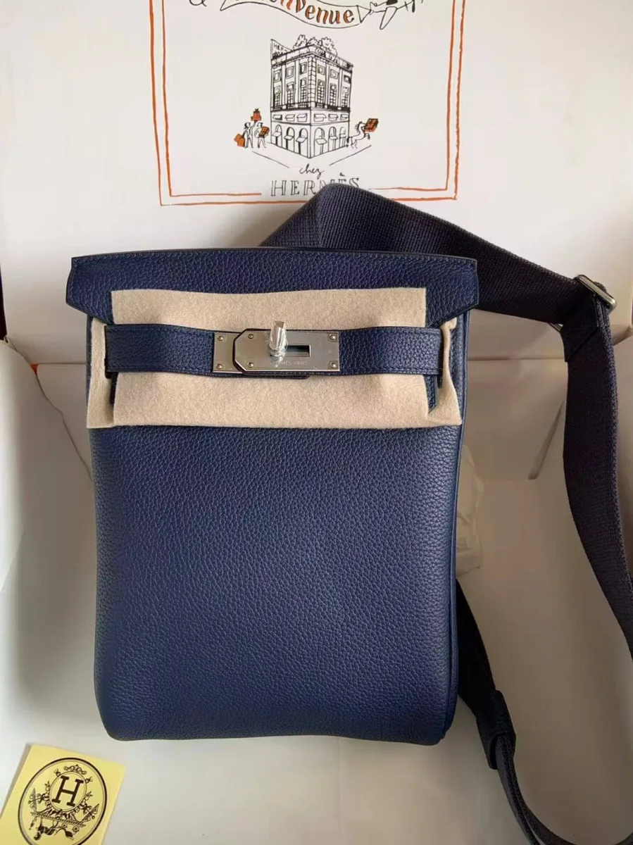 345230_1 Мужская сумка-слинг Hermes тёмно-синего цвета, артикул 345230