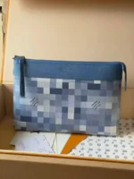 Мужской клатч Louis Vuitton синего цвета, артикул 345234