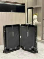 Мужской чемодан Rimowa чёрного цвета, артикул 345237 — фото 3