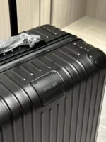 Мужской чемодан Rimowa чёрного цвета, артикул 345237 — фото 6