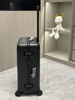 Мужской чемодан Rimowa чёрного цвета, артикул 345238 — фото 5