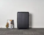Мужской чемодан Rimowa чёрного цвета, артикул 345241 — фото 5