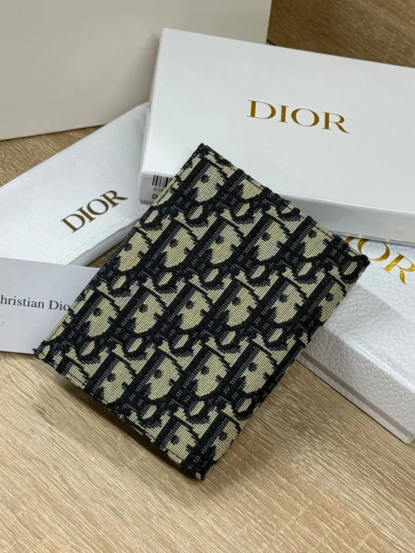 Обложка для паспорта DIOR — фото 2
