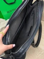 Мужской портфель Bottega Veneta чёрного цвета, артикул 345320 — фото 5