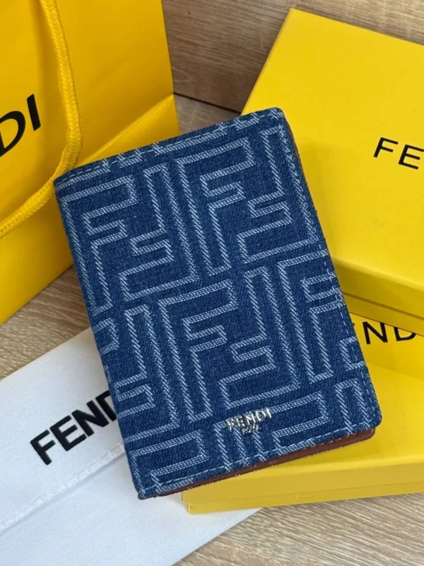 Обложка для паспорта FENDI