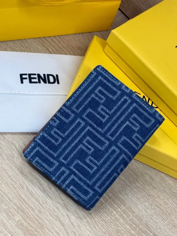 Обложка для паспорта FENDI — фото 2