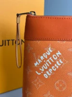 Мужской клатч Louis Vuitton оранжевого цвета, артикул 345323 — фото 5