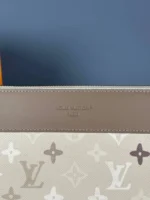 Мужской клатч Louis Vuitton кремового цвета, артикул 345326 — фото 3