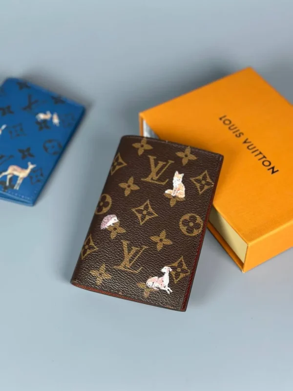 Обложка для паспорта LOUIS VUITTON