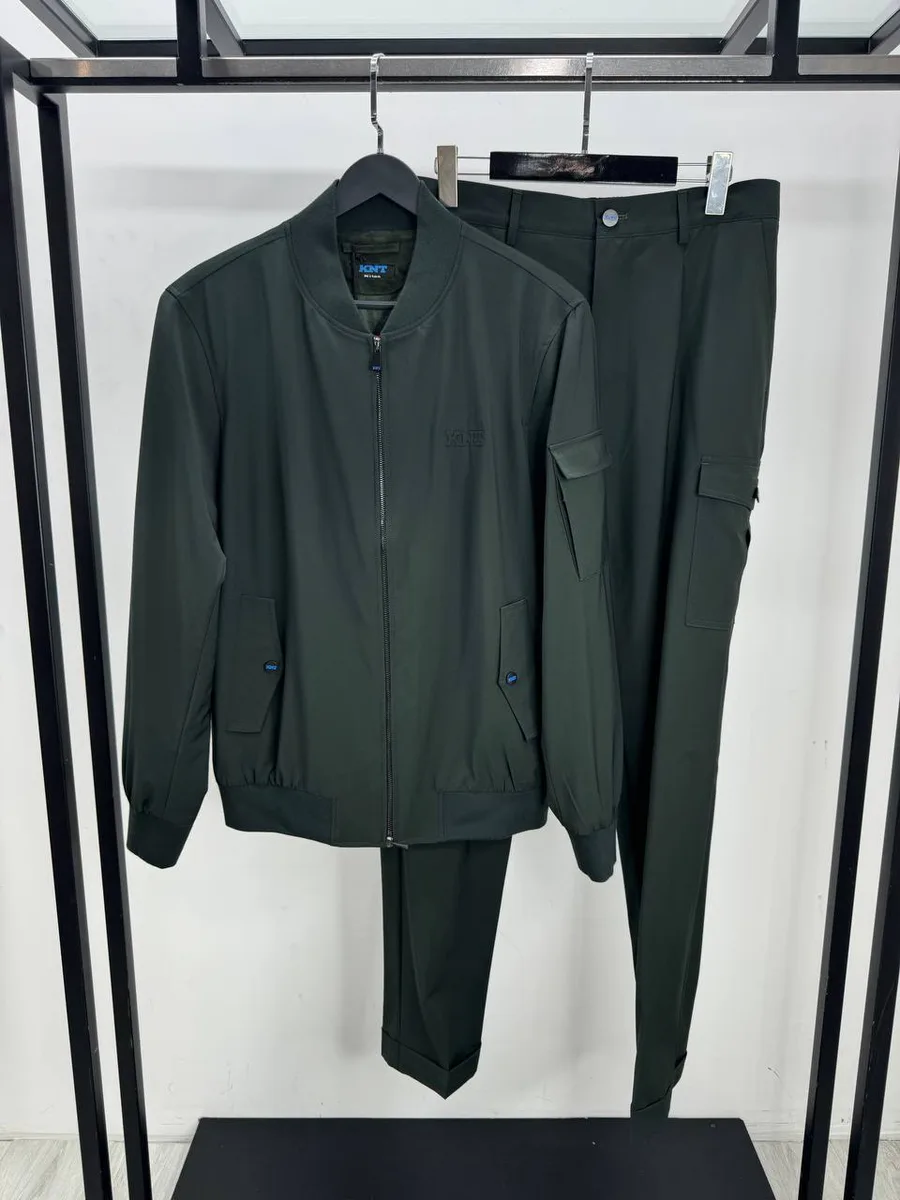 345482_1 Мужской костюм Kiton цвета хаки, артикул 345482