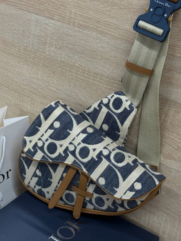 Сумка слинг DIOR