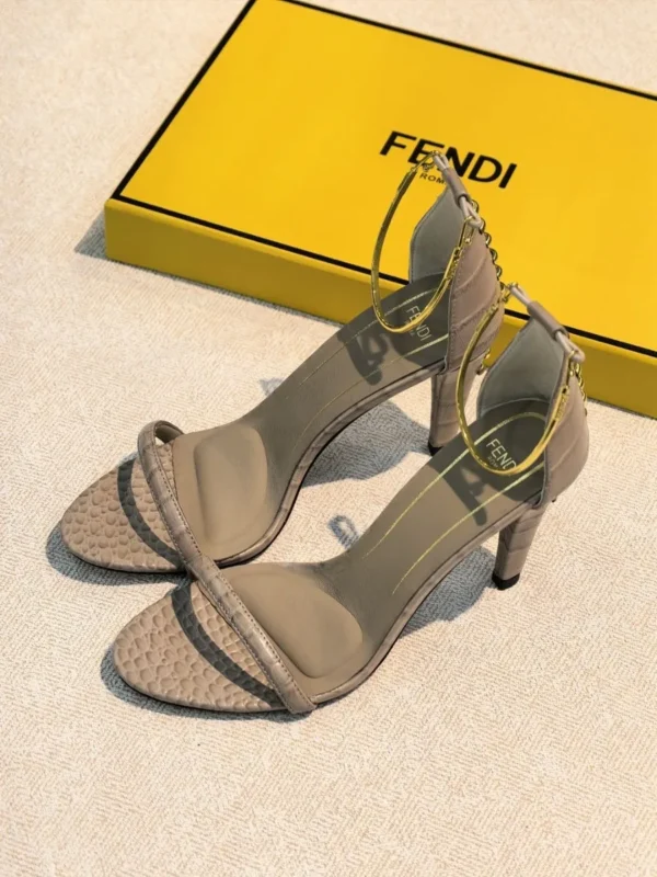 Туфли FENDI