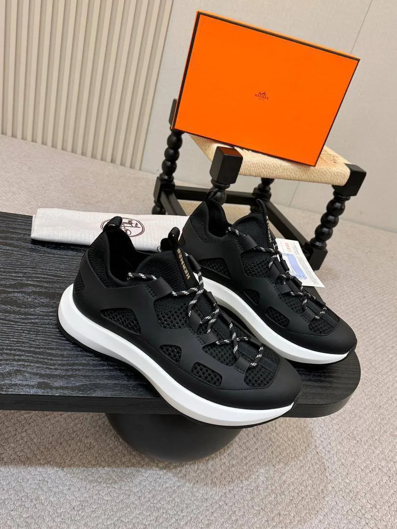 345682_1 Мужские кроссовки Hermes чёрного цвета, артикул 345682