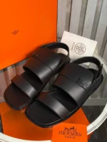 Мужские шлепанцы Hermes чёрного цвета, артикул 345728