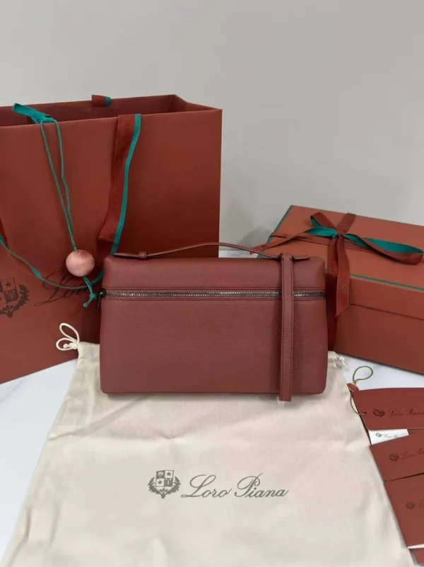 Клатч LORO PIANA
